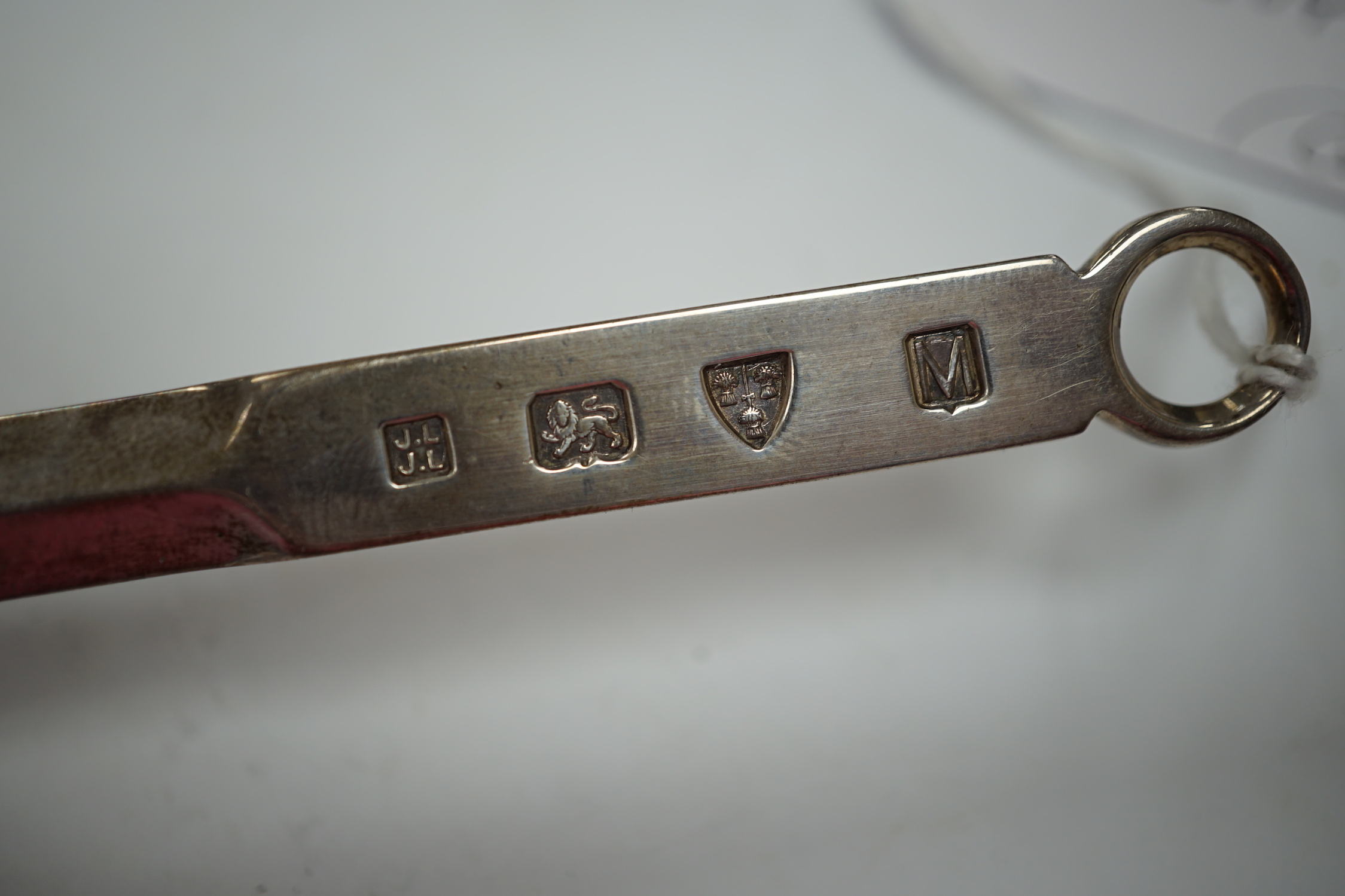 A small group of jewellery, silver and other collectables including a modern silver meat skewer, 20.6cm, silver napkin rings, Swiss 935 white metal pocket watch, unmounted cut stones, pen, opera glasses etc.